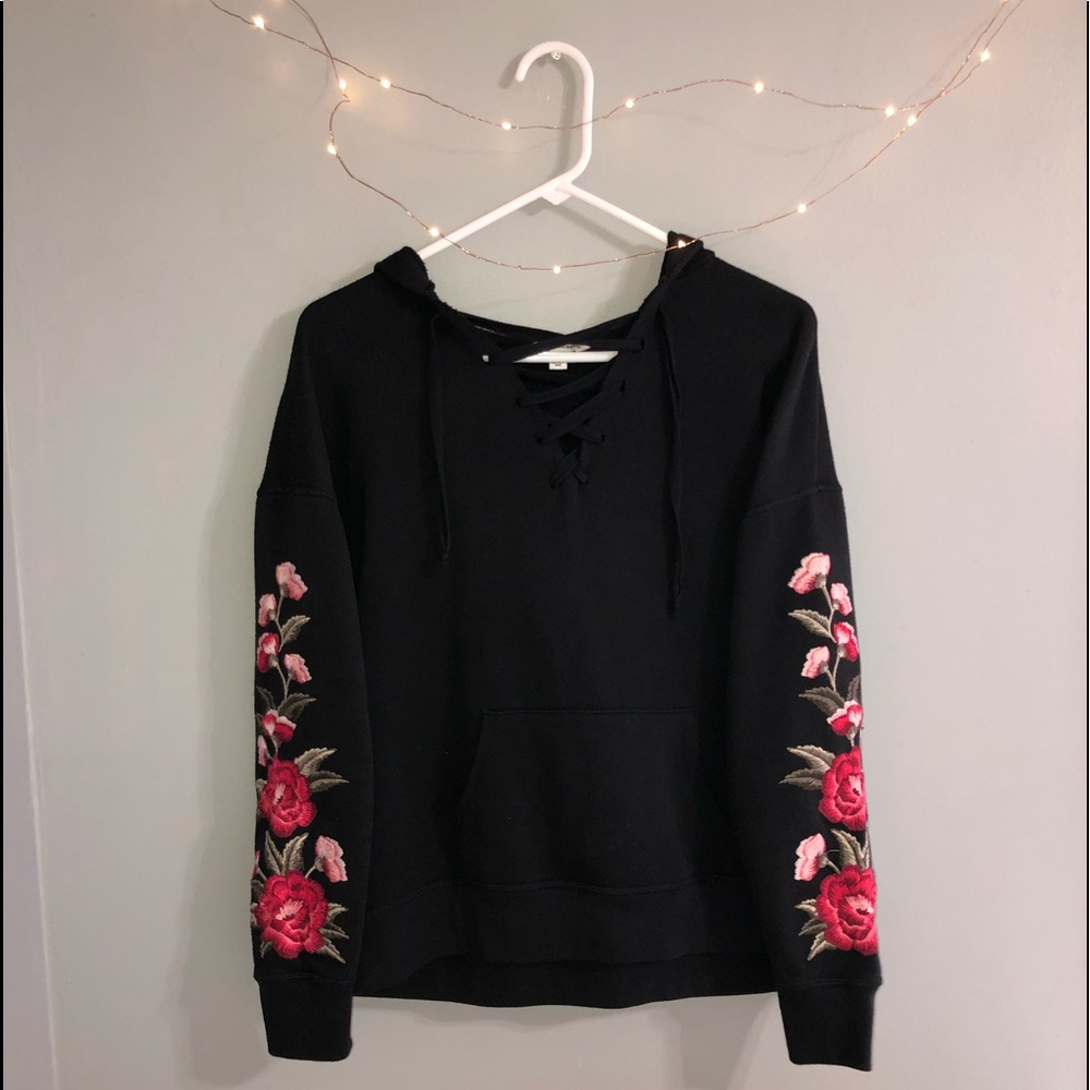 embroidered american eagle hoodie:)